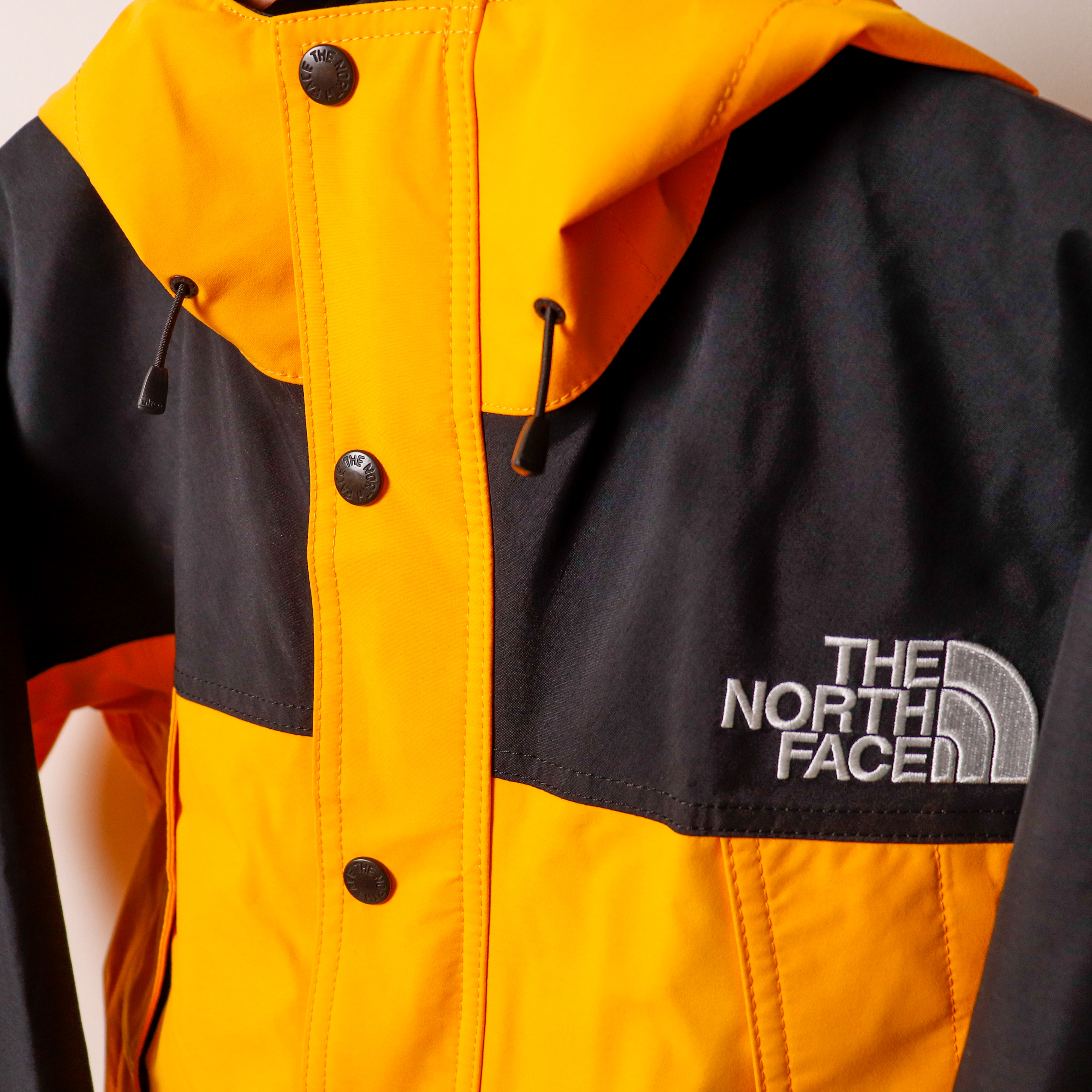 The North Face フューチャライトジャケット サミット ゴールド-