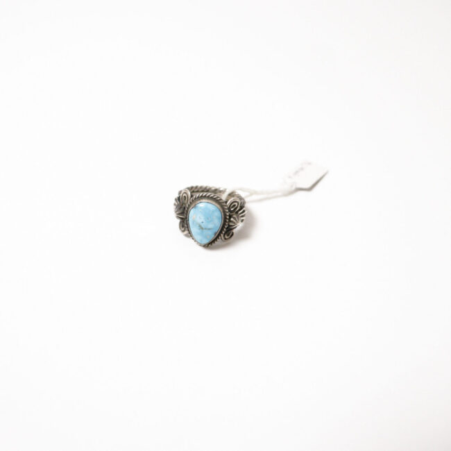 ワンポイントにターコイズのアクセにいかが？【indian jewery